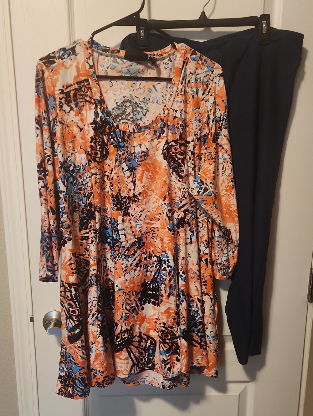 Attitudes by Renee Orange, Blue & Black Abstract Top & Capri Pants